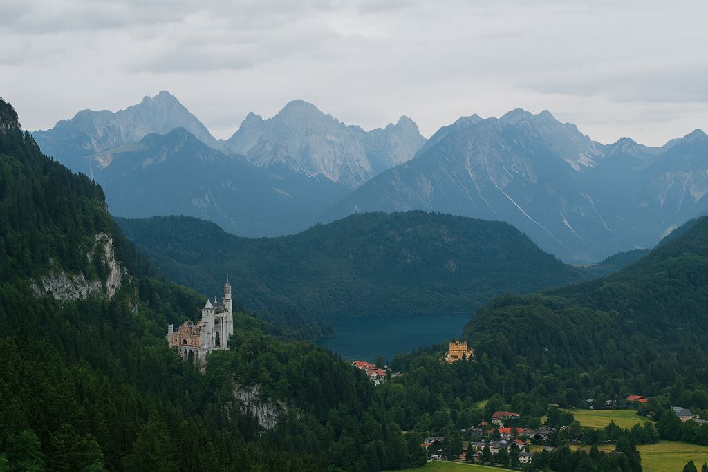 Klettern mit Blick auf die Alpen