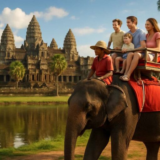 Familie auf einem Elefantenritt vor dem Tempel Angkor Wat in Kambodscha bei goldenem Sonnenlicht.